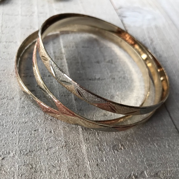Tri-tone 14k Gold plated bangles - Picture 3 of 5